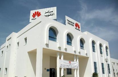 华为突来的降价策略，对苹果冲击很大？这次iPhone12只能赶晚集？