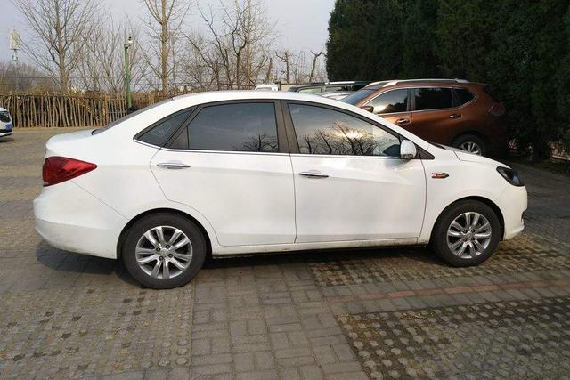 每天跑多少公里，电动网约车才比燃油车更赚钱？