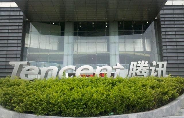腾讯向苹果服软第二天，阿里出手了，帮助华为向美国巨头发起反攻