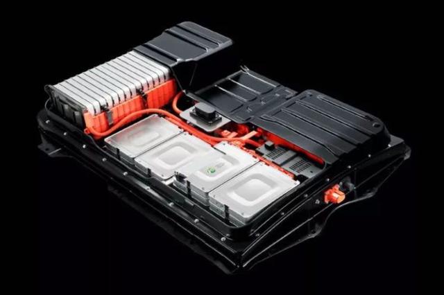 听说你的特斯拉还能当船用，车主坐海里钓鱼可还行？