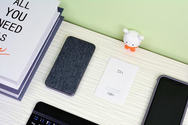 紫米为苹果推出新品：自带Lightning接口，一根线实现输入输出