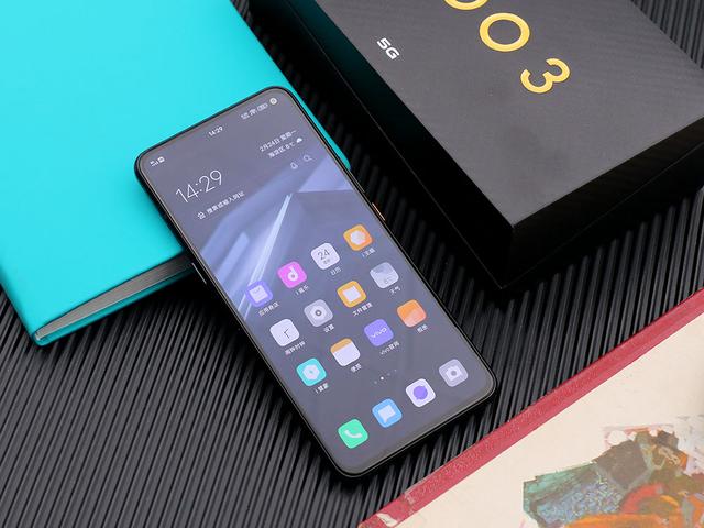 5G双模旗舰品质优先 3月超值5G手机首选这几款