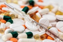 检测体温时，水银温度计却意外碎了……专家教您这样做！