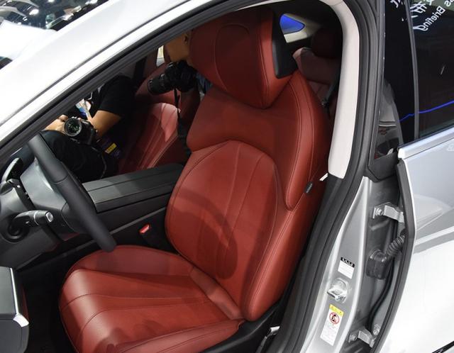 特斯拉简配不用慌，土豪还可以选这款车，售价只是Model3的一半