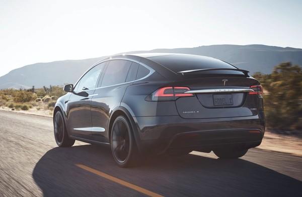 特斯拉自动驾驶＆不花钱跑环台1圈半距离！驾驶却说：不想再一次