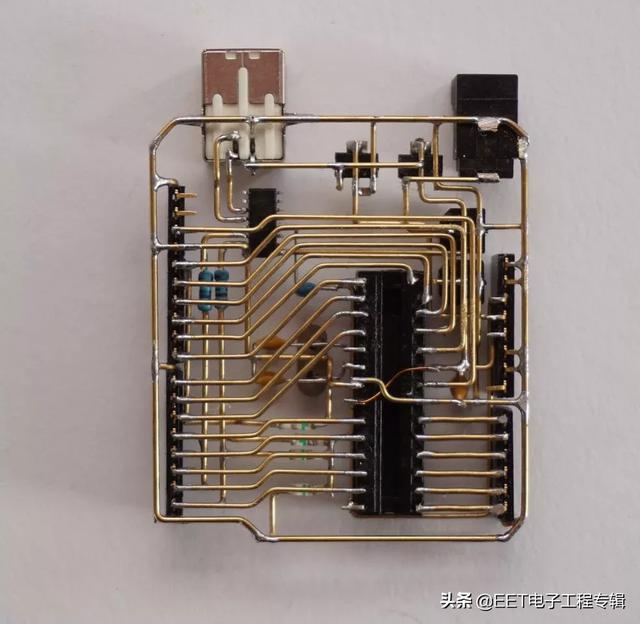 用铁丝做“电路板”，这波操作太牛了！