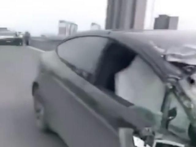 他轻松黑了一台特斯拉，成本不到一分钱