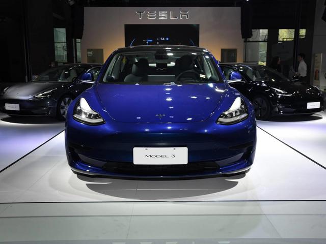 30万搞定丈母娘，买豪车不如选新能源车，低调、豪华、有品味