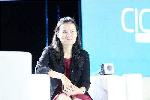 阿里彭蕾从月薪500到身价400亿，女版”马云“给我们的5点启示