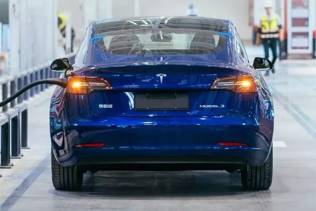 现有锂电池比进口版少8kWh，国产Model 3要用铁电池绞杀对手？