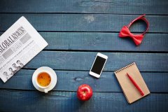 iPhone 遭遇“末日式”销量 5G旗舰机延迟发布 但库克很淡定||新金融工作室