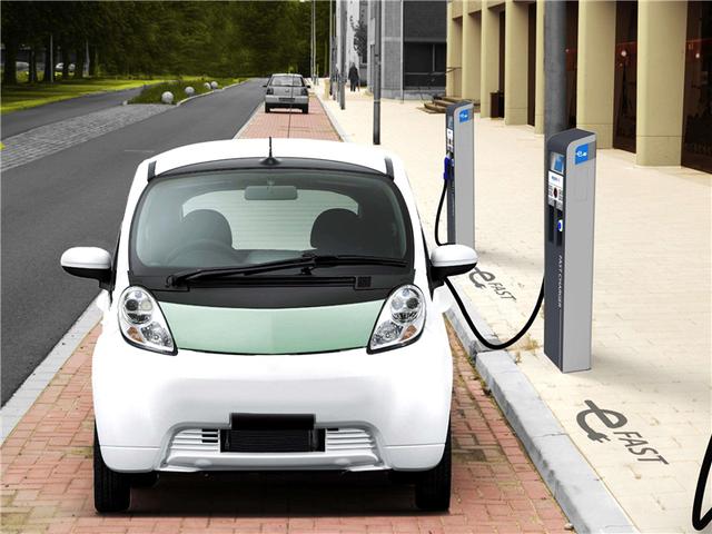 燃油车越做越大，新能源却越做越小？造台大车很难吗？