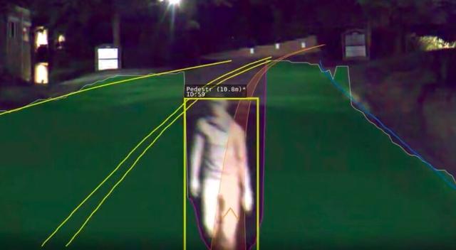 一项研究测试显示：特斯拉Autopilot无法分辨虚拟影像和真实物体