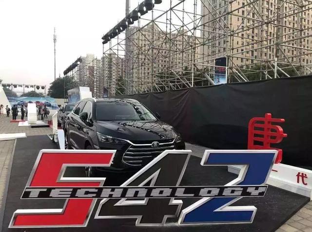 机电结合是性能车的未来，特斯拉在这方面吃大亏
