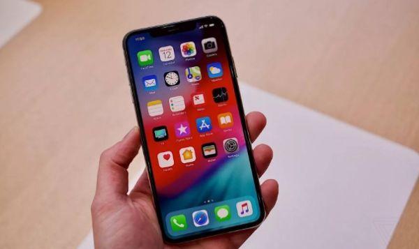 顶级iPhone变身价格屠夫，从8699到4899，苹果A12＋双摄