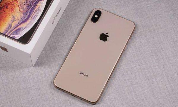 顶级iPhone变身价格屠夫，从8699到4899，苹果A12＋双摄