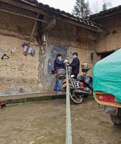 5G时代了，中国农村网络覆盖全球领先，上网课为何还要爬山坡？