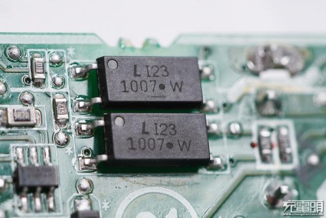 小米90W USB PD快充充电器拆解，用料确实猛