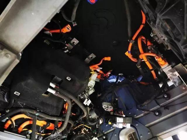 从一辆10万公里蔚来ES8拆解,看纯电动汽车的高压电安全设计