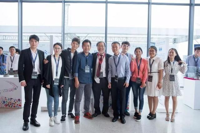 顶级人才投奔中国，被当叛徒也不后悔，为我国培养众多专家