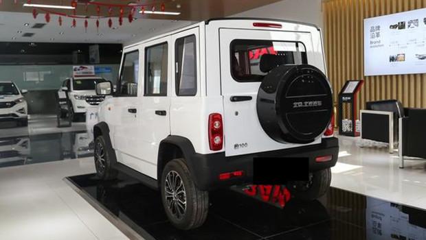 被称“小号奔驰G”，车长近3.3米+四轮驱动，售价不足6万！