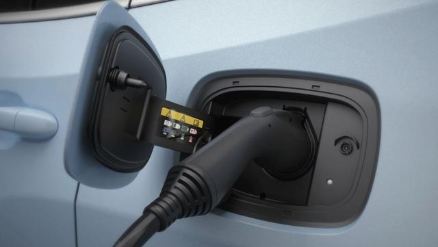 这才叫“真插混”，Jeep 指挥官 PHEV馈电油耗不到 6L/100km