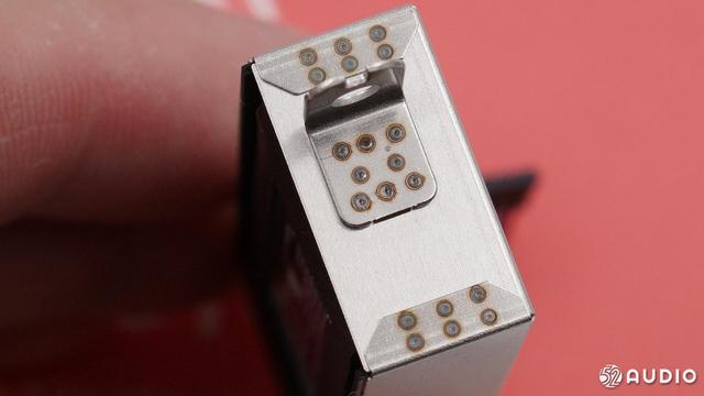 堆料最豪华的TWS耳机！亚马逊首款真无线产品 Echo buds 详细拆解