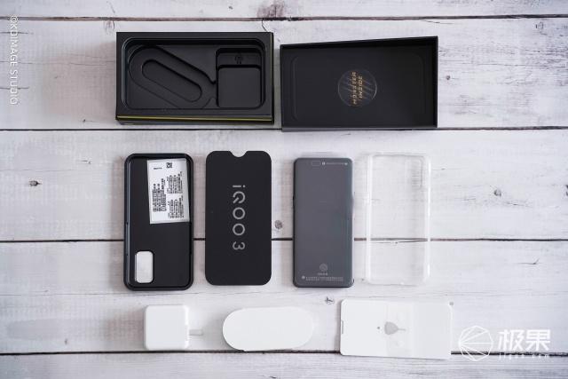 强大的性能旗舰手机！骁龙865+双模5G，极速体验秀翻全场！