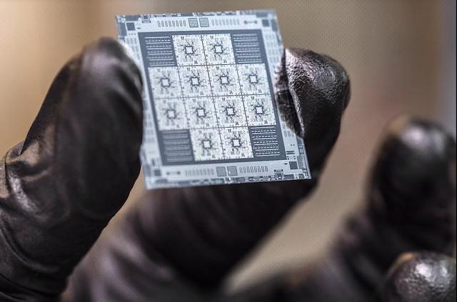 总金额28亿，中国芯片巨头购买美企设备！42国限制半导体技术出口