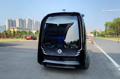 名副其实的无人驾驶汽车，连方向盘都取消了