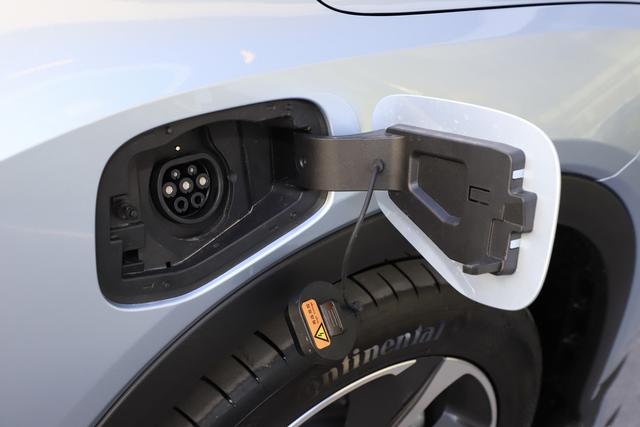 雪佛兰又添一大将，起售15.99万，一公里7分钱，有望扛起复兴大旗