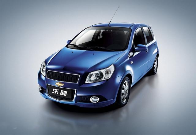 雪佛兰又添一大将，起售15.99万，一公里7分钱，有望扛起复兴大旗