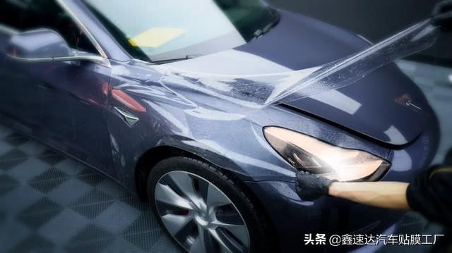 成都26岁水产余哥，特斯拉贴威固隐形车衣，深沉小伙变身硬汉