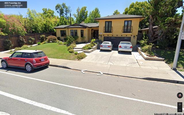 美国苹果公司总部，像是一个巨大的宇宙飞船停留在加州的地面上