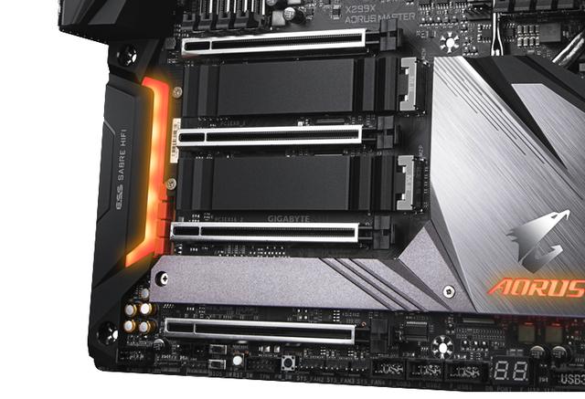 如何驾驭18核HEDT旗舰处理器？这块大雕主板的设计给出了答案