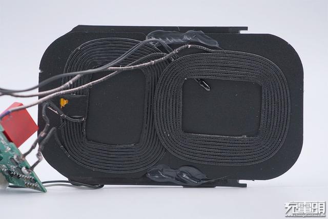 电商爆款无线充：南孚AirCharge立式风冷无线快充深度拆解