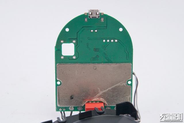 电商爆款无线充：南孚AirCharge立式风冷无线快充深度拆解
