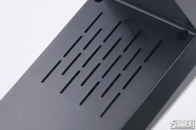 电商爆款无线充：南孚AirCharge立式风冷无线快充深度拆解