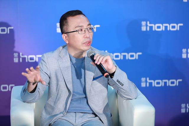 荣耀30 Pro真机首曝，配超大底传感器，麒麟985芯片让高通头疼