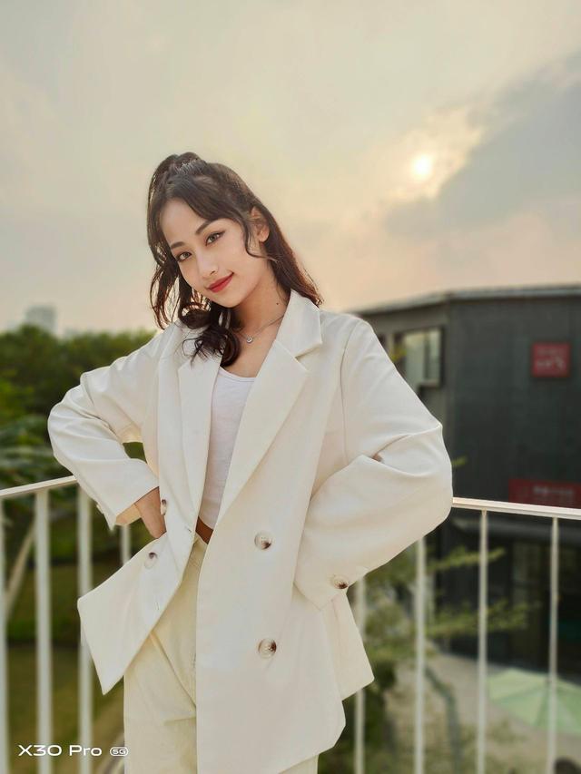 别纠结了！年度5G拍照手机已经出炉，提醒你：是V打头的