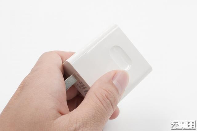 10V3A SCP？华为第二代65W PD充电器开箱评测