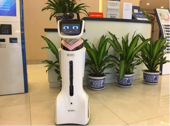 美国小哥第一次来中国，一进银行就迷茫了：你们管这叫银行？