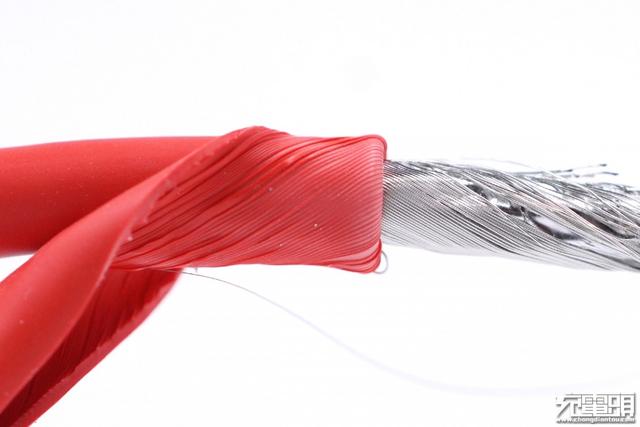 我们拆了红魔100W USB-C快充数据线：这做工，小米都汗颜