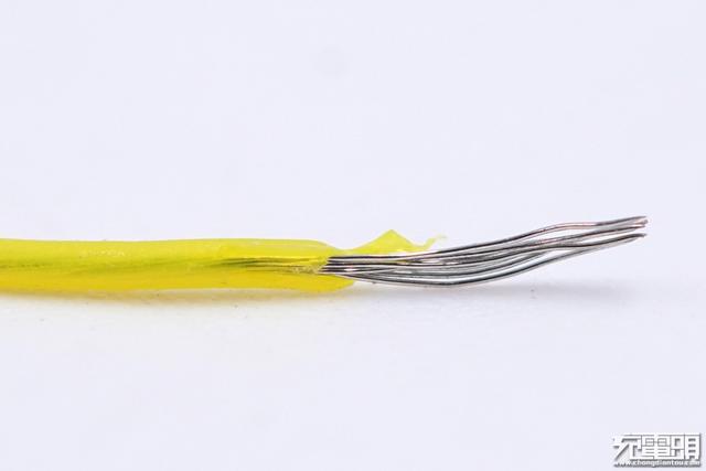 我们拆了红魔100W USB-C快充数据线：这做工，小米都汗颜