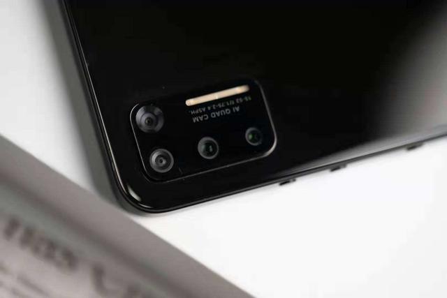 华为P40确实有点东西，但这定价让很多人高攀不起