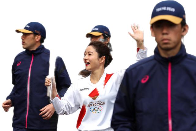 不再自己抠图了，Python用5行代码实现批量抠图