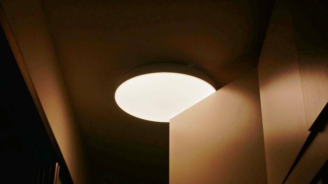 小客厅装小米8000流明大灯什么感受，开门的一瞬间会看到太阳吗