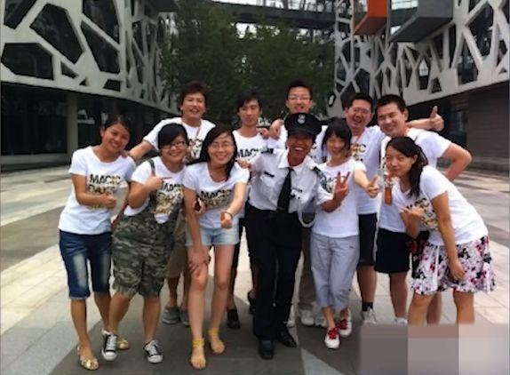 8年前因辞职而登上报纸的阿里“微笑哥”，现在怎么样了？