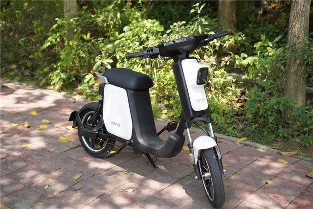 电动车上内置了小爱同学会是种什么体验？现在，它就来了！