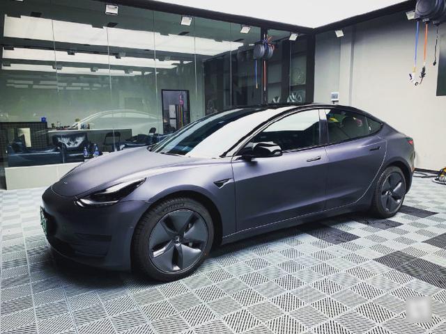 比亚迪不敌特斯拉，有这三个原因，网友：别闹，它可是汽车界华为